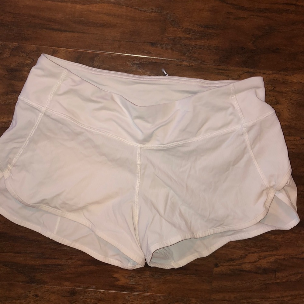 Lulu Lemon Speed up short 2.5”